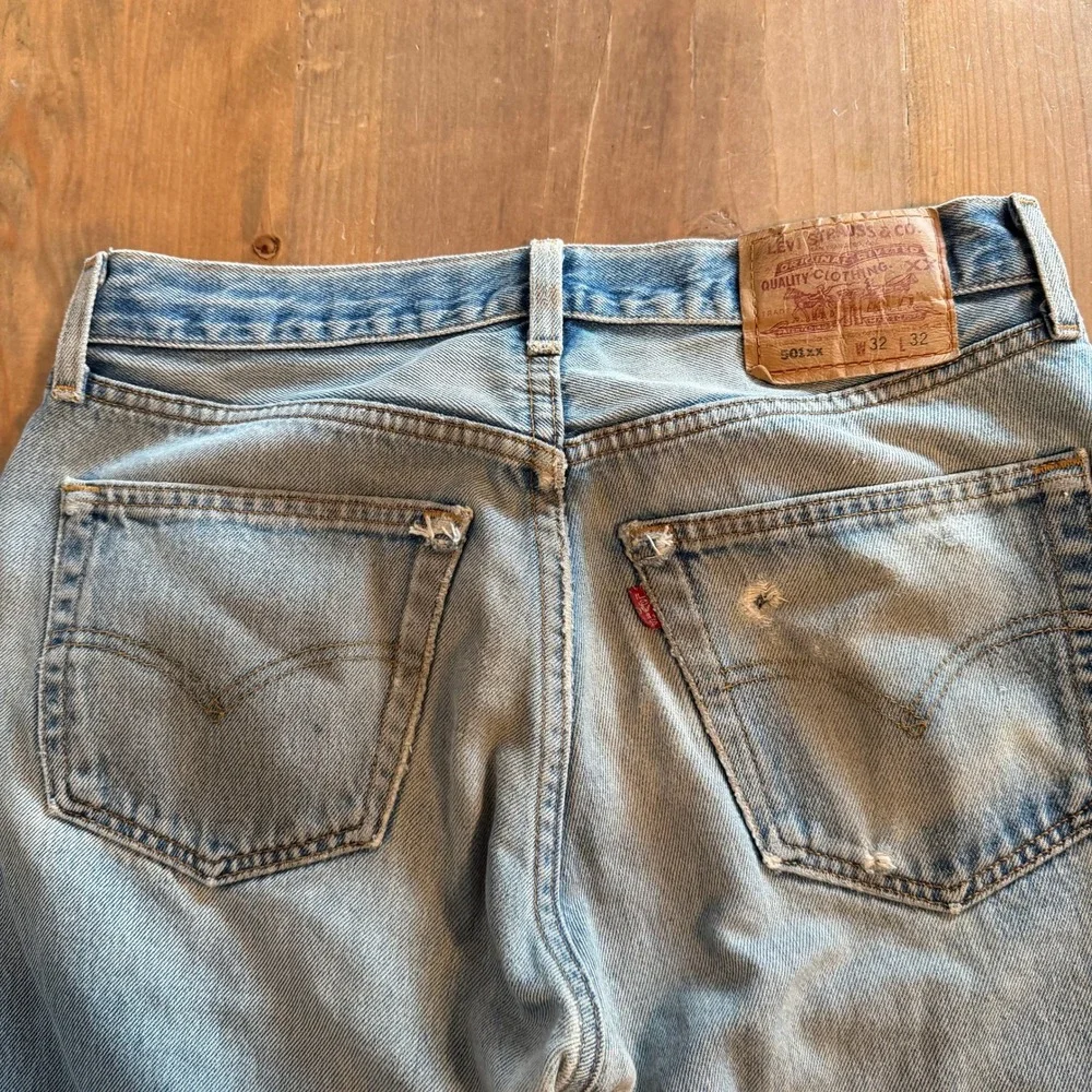 Vintage Levis 501xx Jeans 30x28 Made in USA Distressed Light Wash